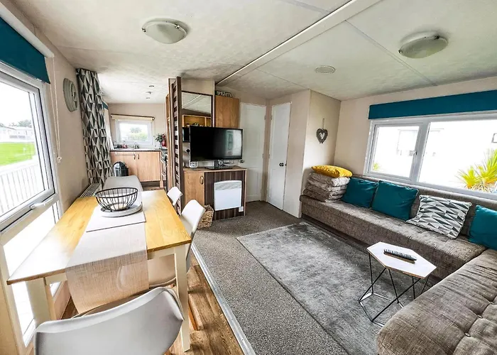 Great Caravan With Wifi And Decking At Dovercourt Holiday Park Ref 44806C